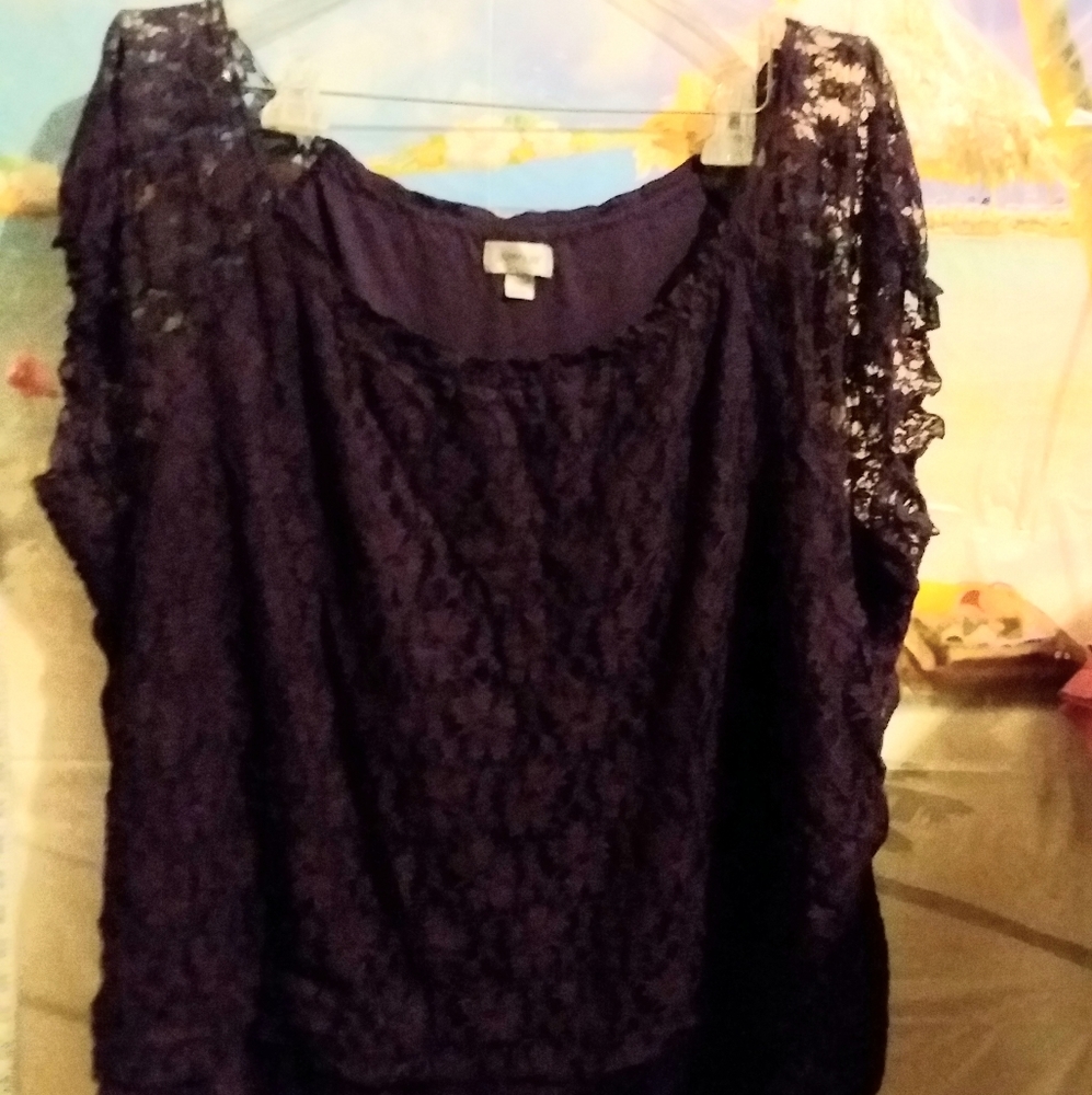 Avenue size 22/24 stretch lace top